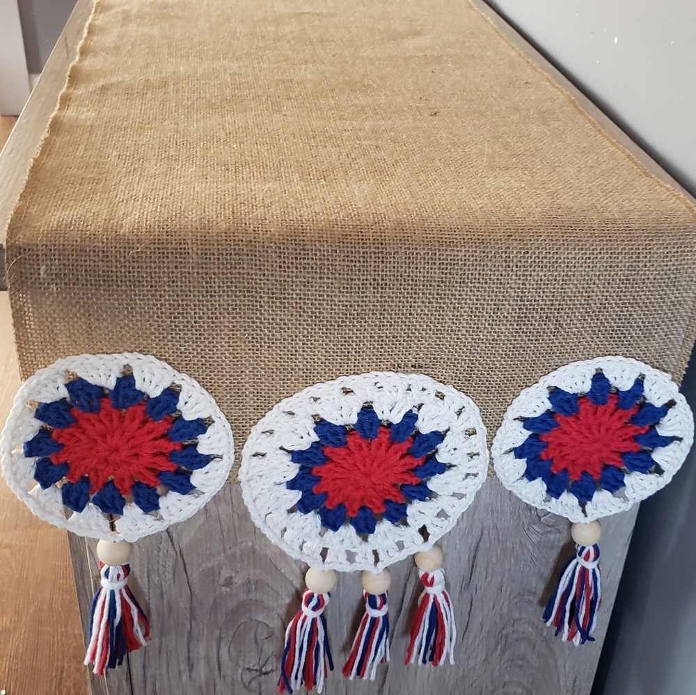 Table Runner Handcrochet